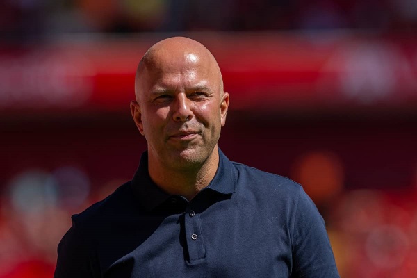 Ảnh bài viết Arne Slot đang định hình số 6 ở Liverpool