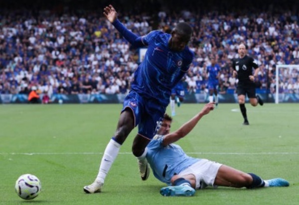 Micah Richards chê bai tiền đạo Chelsea