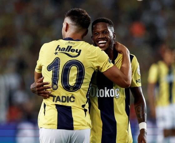 Đại thắng! Mourinho giữ vững top 1 với Fenerbahce