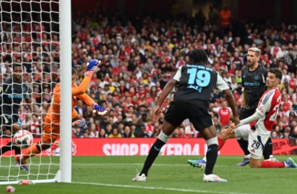 Havertz chói sáng, Arsenal hủy diệt Leverkusen