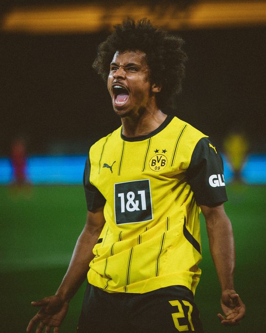 Adeyemi nói gì sau khi giúp Dortmund lên đỉnh Bundesliga?