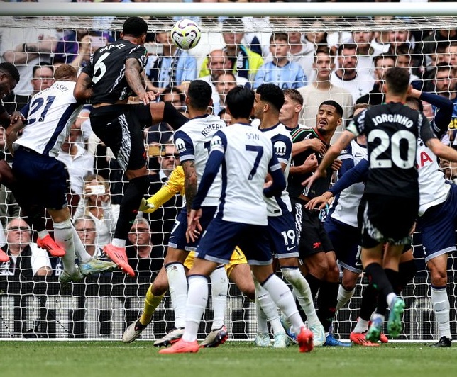 Ảnh bài viết Hai chuyên gia từ chối bàn thắng của Arsenal 