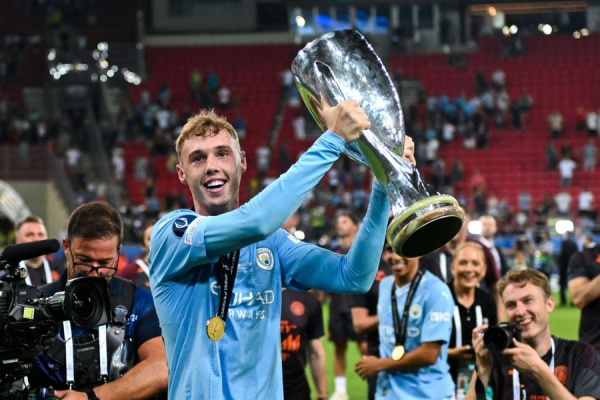 Dàn sao 'hạng B' giúp Man City thu về bộn tiền