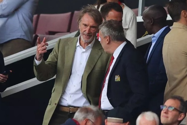 Ảnh bài viết Sir Jim Ratcliffe ra tay, Man United xem xét chiêu mộ chữ ký 0 đồng