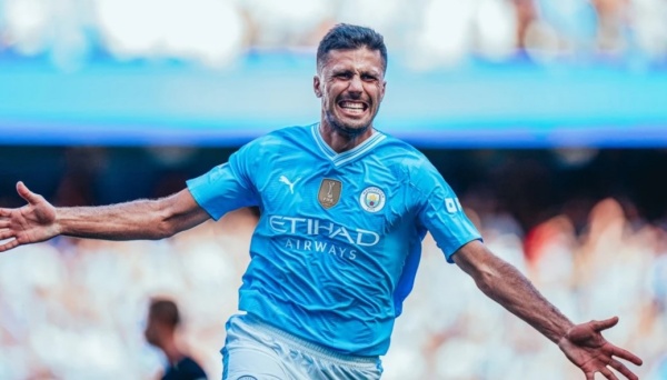 Ảnh bài viết "Pep giúp tôi nhìn trận đấu theo cách khác"