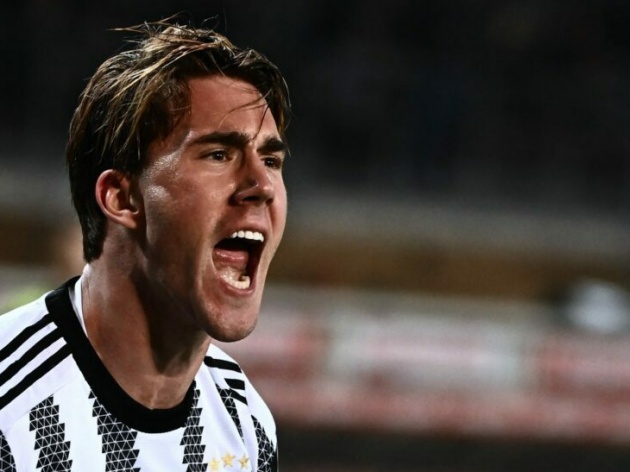 Đẩy đi Zirkzee, Man United muốn có sát thủ hàng đầu Serie A