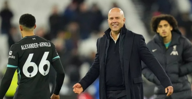 Đấu Man United, Arne Slot nhận định về cuộc đua vô địch ở Premier League