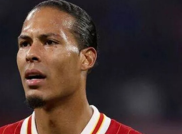 Tức giận, Van Dijk hét thẳng mặt Alexander-Arnold