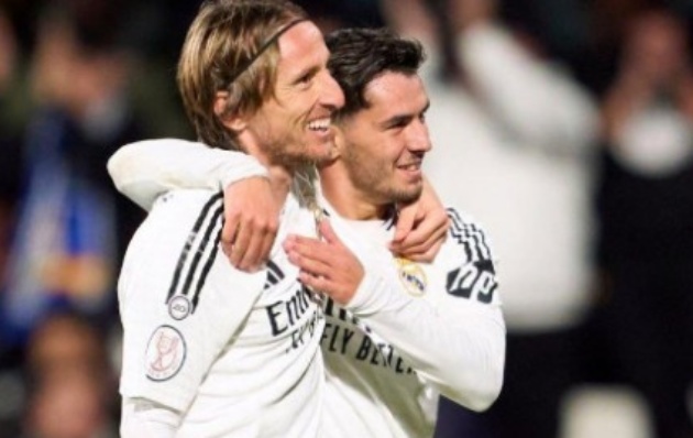 NÓNG! Modric cân nhắc gia hạn hợp đồng với Real Madrid