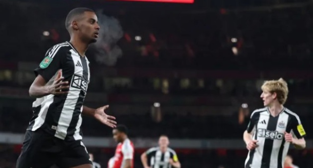 Xé lưới Arsenal, Isak cân bằng kỷ lục 23 năm của Newcastle 