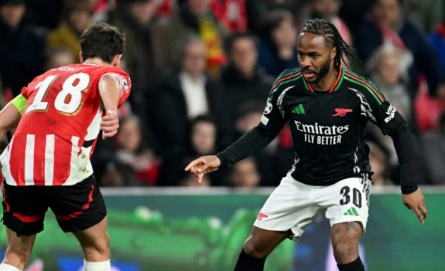 Rio Ferdinand không còn nhận ra Sterling ở Arsenal