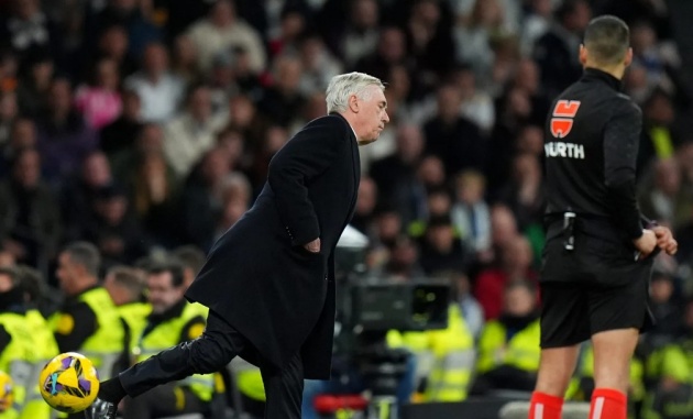 Real của Ancelotti lộ 'gót chân Achilles'