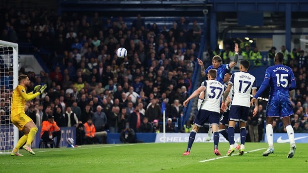 Chelsea 1-0 Tottenham: Fernandez tỏa sáng; Bay vào top 4