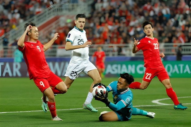 Ảnh bài viết ĐT Việt Nam tái ngộ Indonesia tại AFF Cup 2024; HLV Kiatisuk lên tiếng việc chia tay CAHN