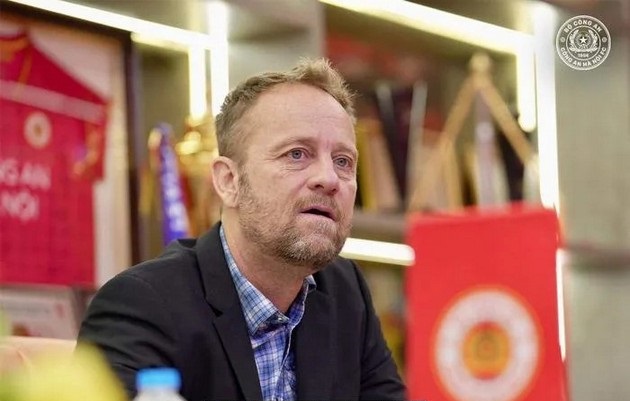 Ảnh bài viết 3 lý do CAHN ký hợp đồng với HLV Polking