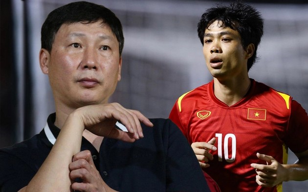 Ảnh bài viết HLV Kim Sang-sik loại Công Phượng, Bùi Tiến Dũng; HAGL công kích trọng tài