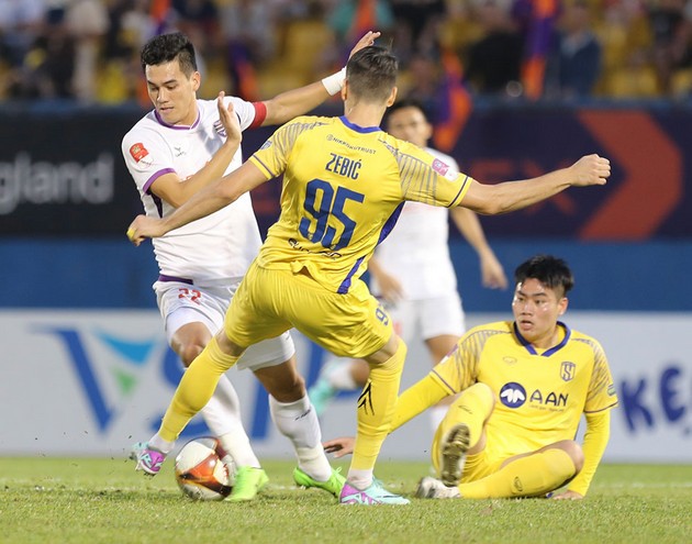 Ảnh bài viết Hạ gục Bình Dương, SLNA khiến HAGL run rẩy