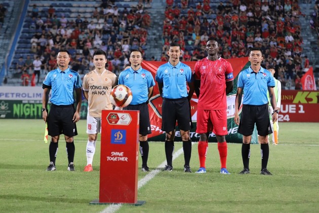 Vấn nạn trọng tài: Kém chuyên môn hay tư tưởng có vấn đề?