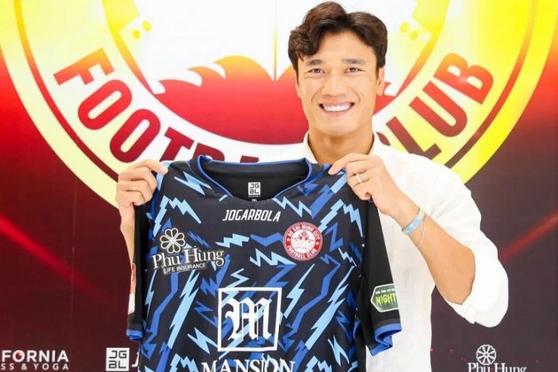 Ảnh bài viết Điểm tin bóng đá Việt Nam ngày 18/07: Bùi Tiến Dũng chính thức có bến đỗ mới; Quang Hải ký hợp đồng 27 tỷ