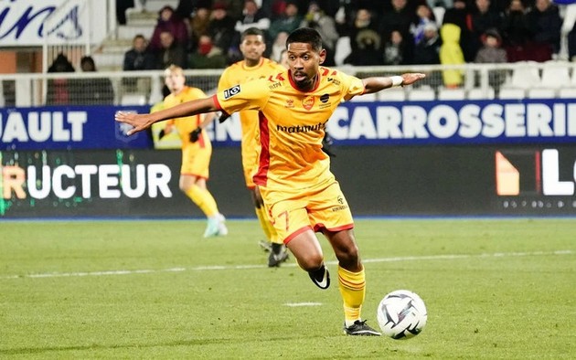 Ảnh bài viết Nhân tố Việt kiều cập bến CAHN, nhập tịch đá AFF Cup?