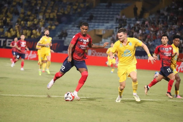 Thăng hoa tột độ, CAHN đánh bại nhà vô địch Thai League Buriram Utd