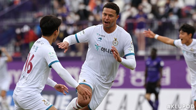 Ảnh bài viết Điểm tin bóng đá Việt Nam 4/8: HAGL thử việc chân sút 12 tỷ; Đại gia mới nổi chiêu mộ 15 cầu thủ