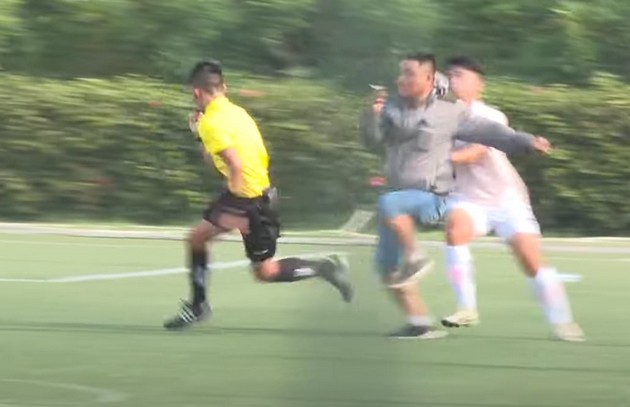 Ảnh bài viết Nợ lương, chửi - đánh trọng tài, hình ảnh quá xấu xí với lứa trẻ Việt Nam