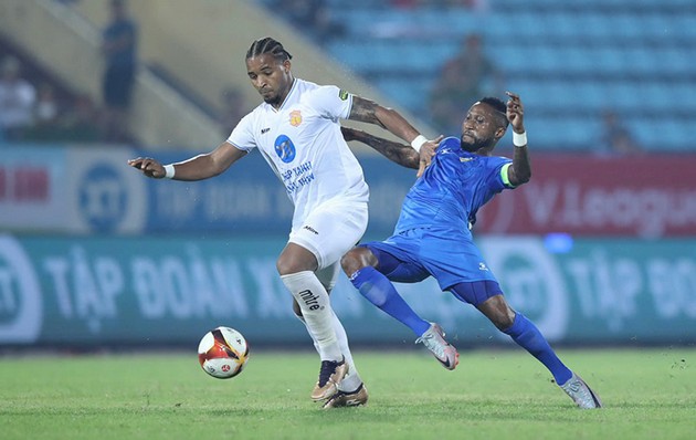 Ảnh bài viết Điểm tin bóng đá Việt Nam 12/09: Nguyễn Xuân Son chưa thể đá V.League; HLV Kim Sang-sik thừa nhận khó khăn tại Việt Nam