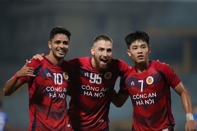 Đình Bắc nổ súng, ngoại binh lập hat-trick, CAHN thắng hủy diệt trận thứ 2 giải ĐNÁ