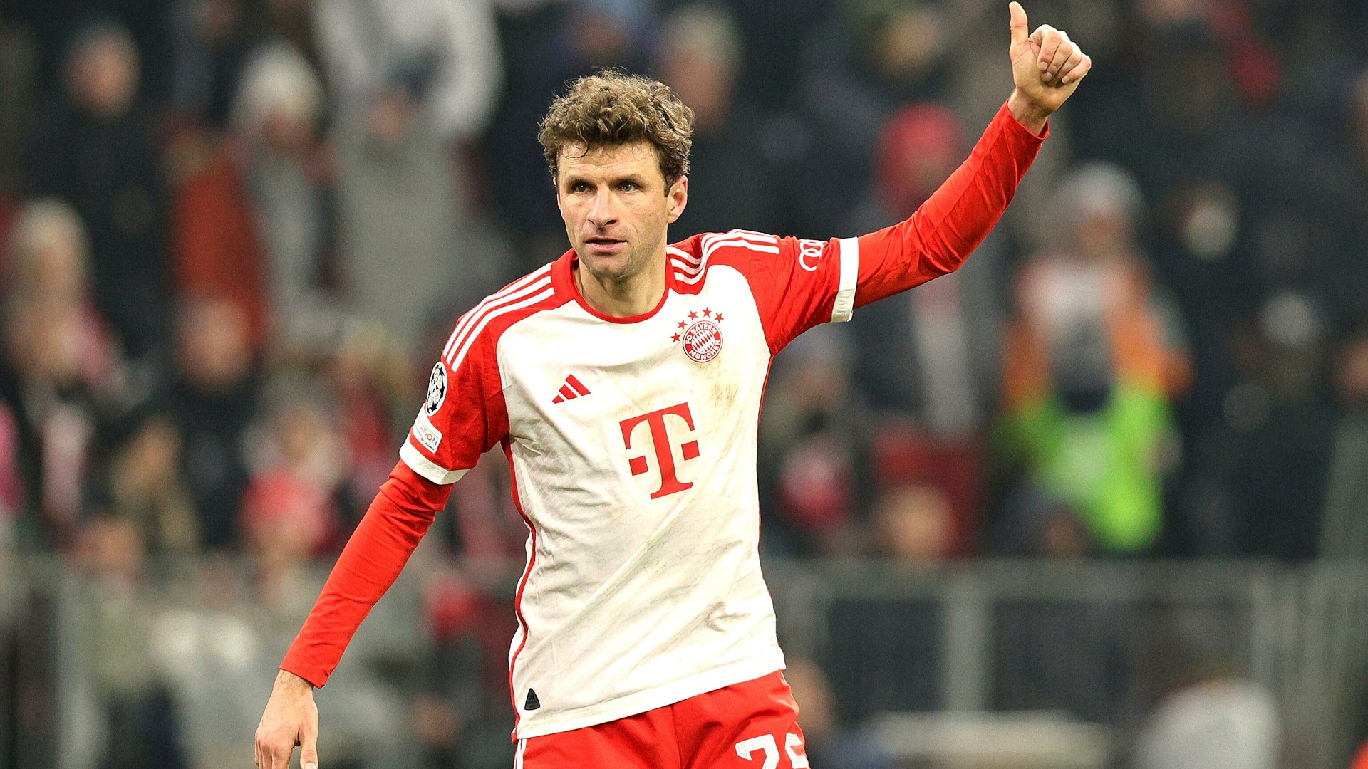Muller lên tiếng về Kompany 