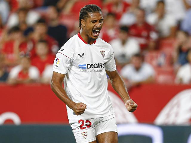 Những mục tiêu hàng đầu của West Ham cho vị trí trung vệ