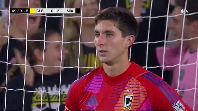 Messi khiến đối thủ không thốt nên lời với cú đúp