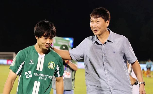 Ảnh bài viết Khi HLV Kim Sang-sik gạt bỏ sự tranh cãi về Công Phượng