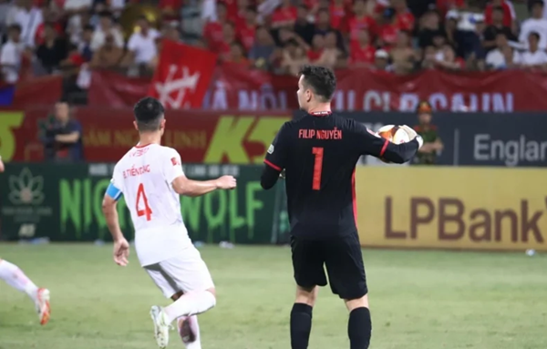 Ảnh bài viết Nguyễn Filip liên tục mắc sai lầm, HLV nói rõ nguyên nhân
