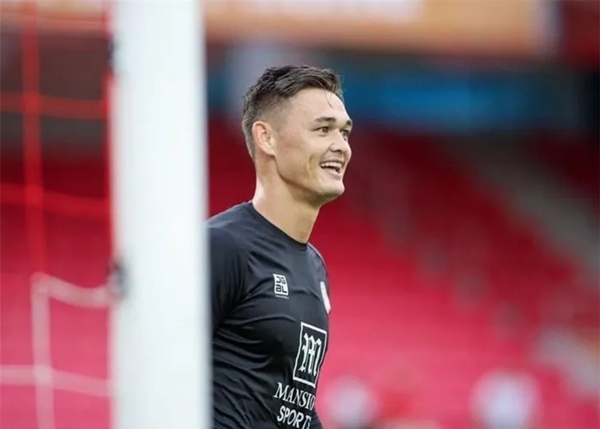 Ảnh bài viết Lộ diện thủ thành hay hơn cả Văn Lâm và Nguyễn Filip tại V-League