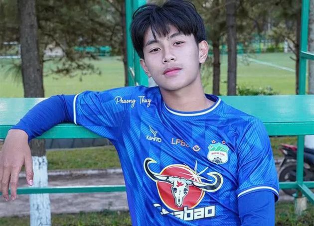 Ảnh bài viết HAGL gây sốc với tài năng 16 tuổi