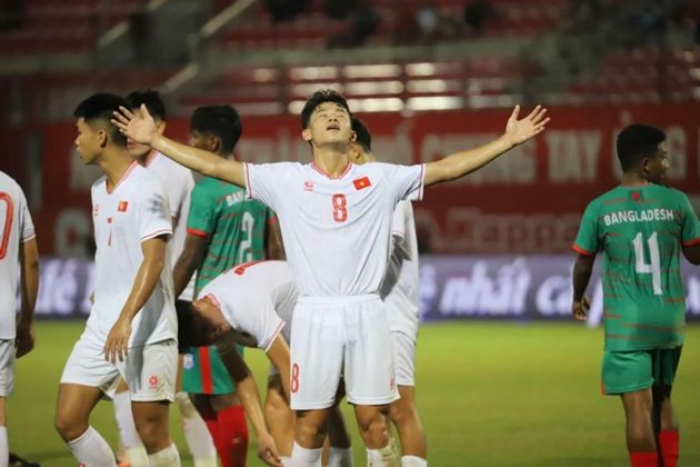 Công Phương sút phạt đẳng cấp, U20 Việt Nam hủy diệt Bangladesh