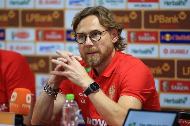 Ảnh bài viết HLV Nga nói thẳng trình độ của ĐT Việt Nam so với Thái Lan