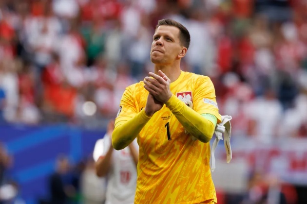 Szczesny cần 3 tới 4 tuần để sẵn sàng ra sân