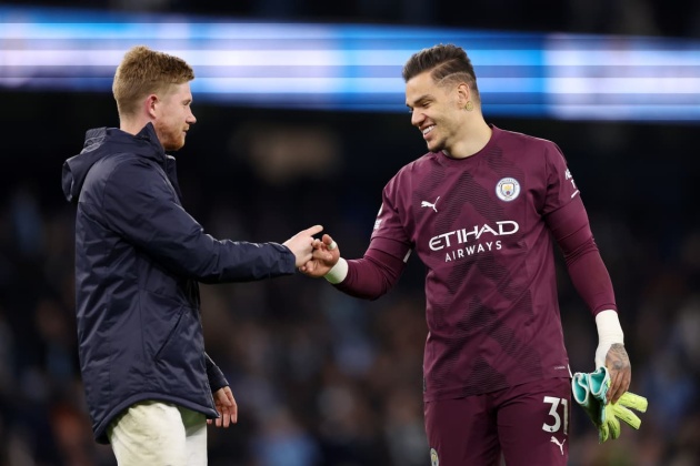 Lý do Man City sẵn sàng bán Ederson và De Bruyne
