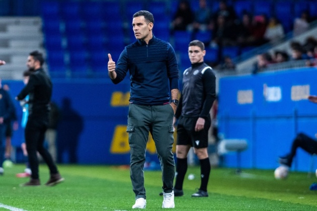 Tìm người thay Marquez là nhiệm vụ quan trọng của Barca B