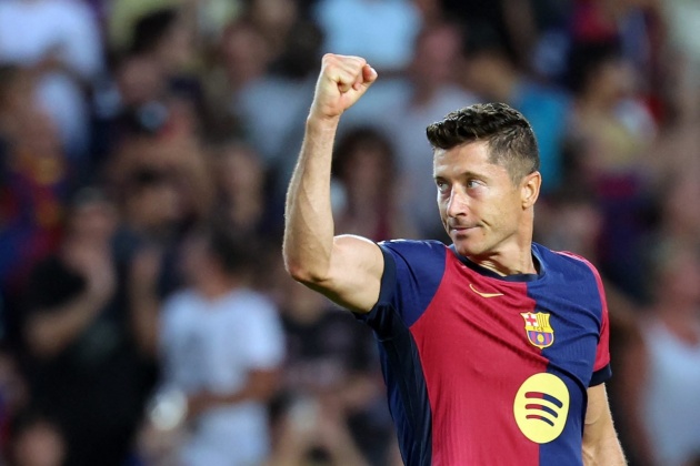 Romano bác bỏ tin đồn Lewandowski gây chia rẽ Barca