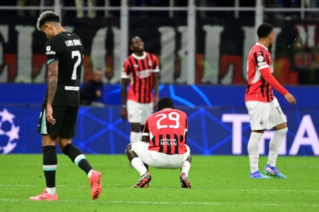 Fan Milan la ó đội nhà sau trận thua Liverpool