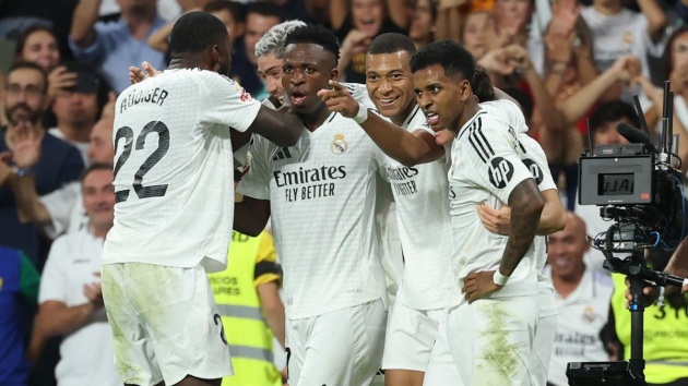 Ancelotti khen ngợi hành động đẳng cấp của Vinicius đối với Mbappe