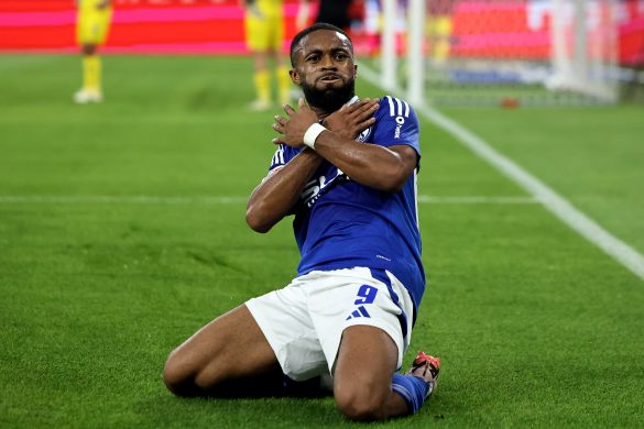 Juventus và Inter cùng để ý tới sao Schalke