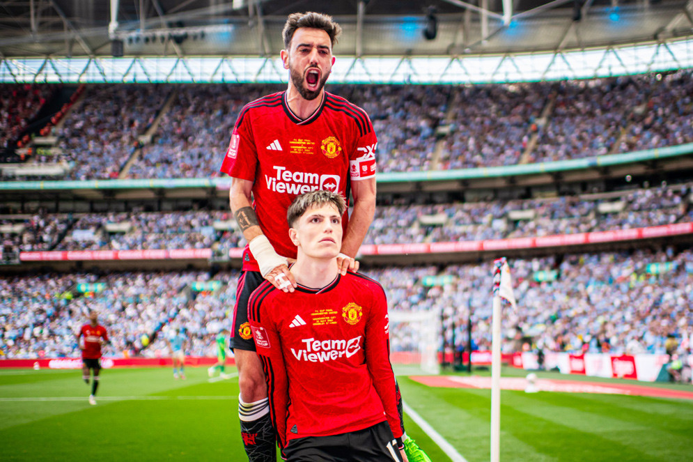 Fernandes: “Các cầu thủ học viện mang DNA của Man United”