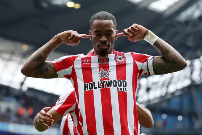 Quyết định bất ngờ của mục tiêu Arsenal và Chelsea