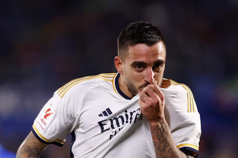 Real “gieo sầu” cho Man United trên TTCN