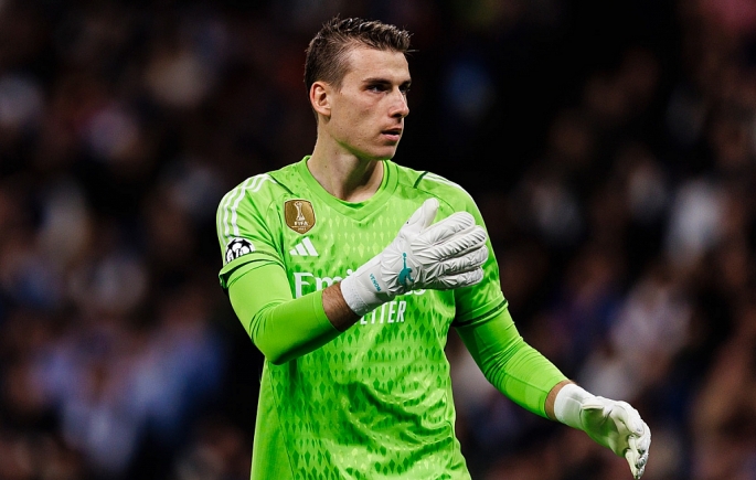 Man United thuyết phục “người hùng” quay lưng với Real