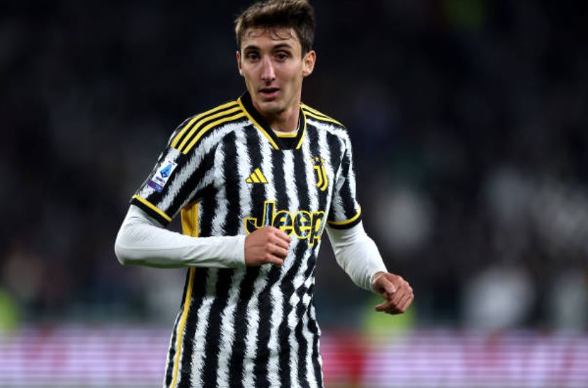 Arsenal, Man United và Real ngậm trái đắng từ sao trẻ Juventus, Cambiaso 